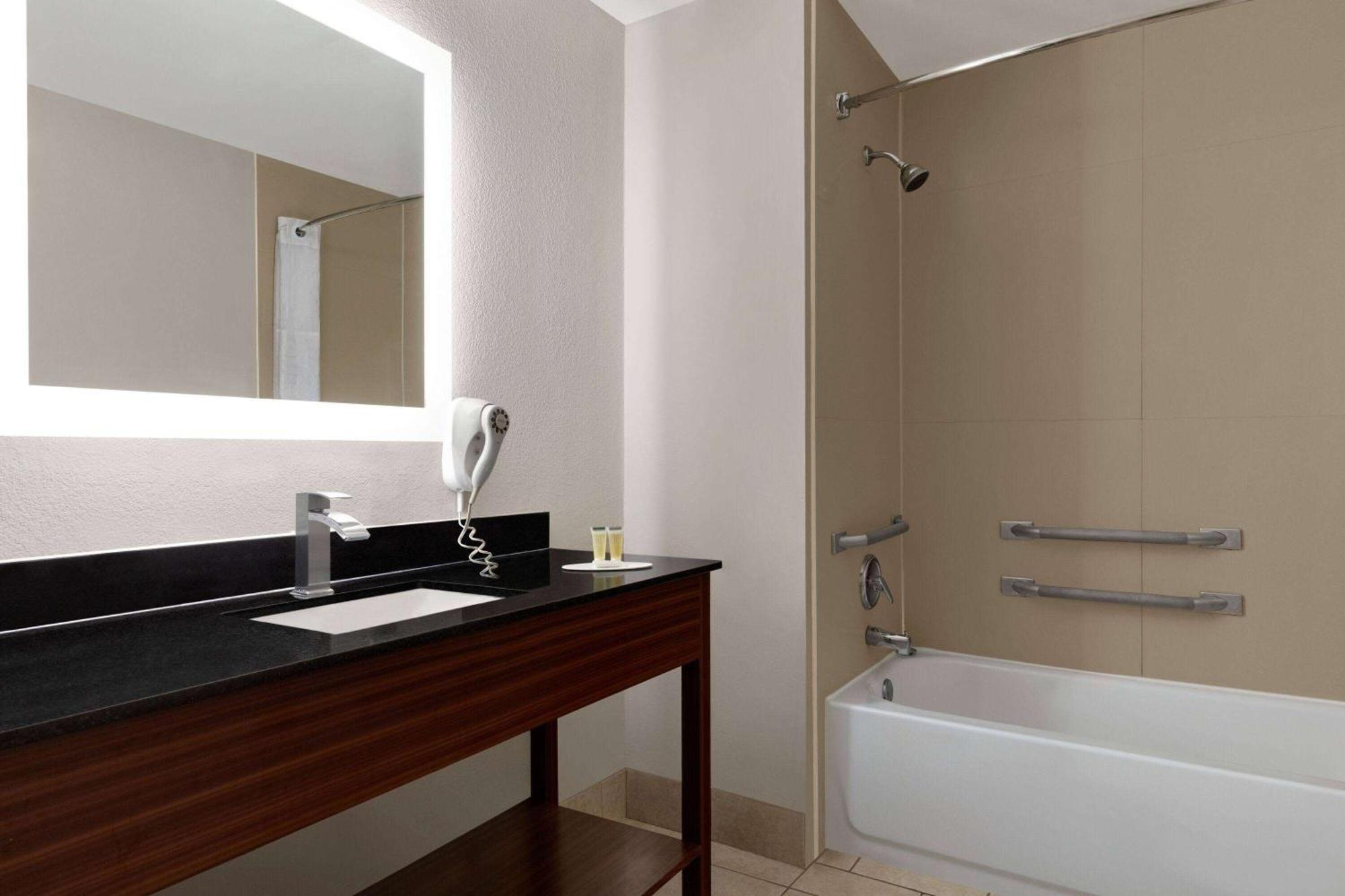 Days Inn By Wyndham Covington Luaran gambar